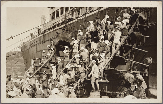Coaling a ship, Nagasaki.