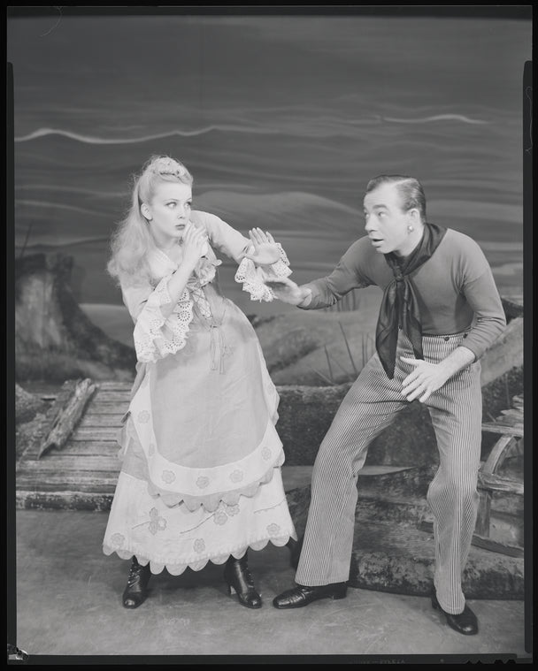 Jean Darling as Carrie Pipperidge and Murvyn Vye as Enoch Snow
