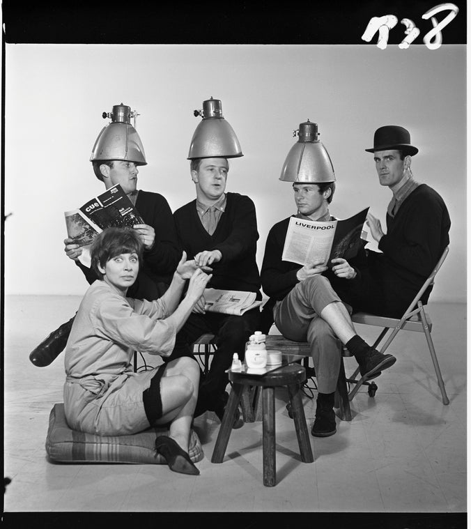 Jean Hart (in front), David Hatch, Tim Brooke-Taylor, Bill Oddie, and John Cleese in Cambridge Circus.