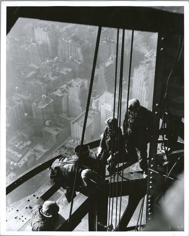 Workers on Empire State building
