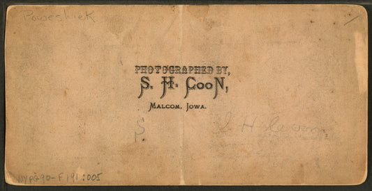 A residence in Malcom, Powesheik County.