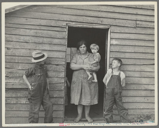 Mrs. Dodson and some of her children. Shenandoah National Park, Virginia, Old Rag
