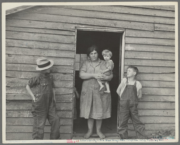 Mrs. Dodson and some of her children. Shenandoah National Park, Virginia, Old Rag