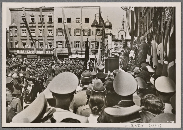 In Rosenheim, where the first NSDAP chapter outside Munich was founded, Reich Organization leader Dr. Ley addressed over 10,000 fellow party members and citizens.