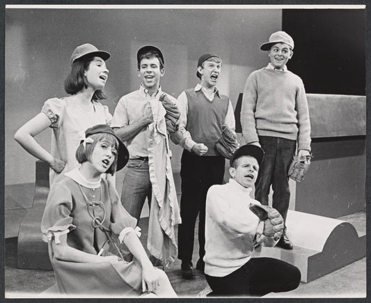 (Rear, L to R) Reva Rose, Bob Balaban, Skip Hinnant, Gary Burghoff, (front) Karen Johnson, and Bill Hinnant in the stage production You're a Good Man, Charlie Brown