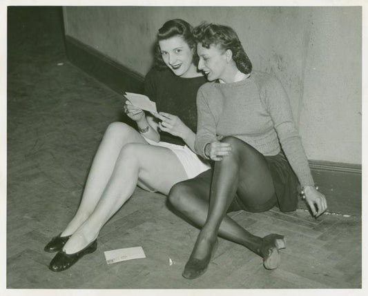 Amusements - American Jubilee - Performers - Chorus girls reading letter