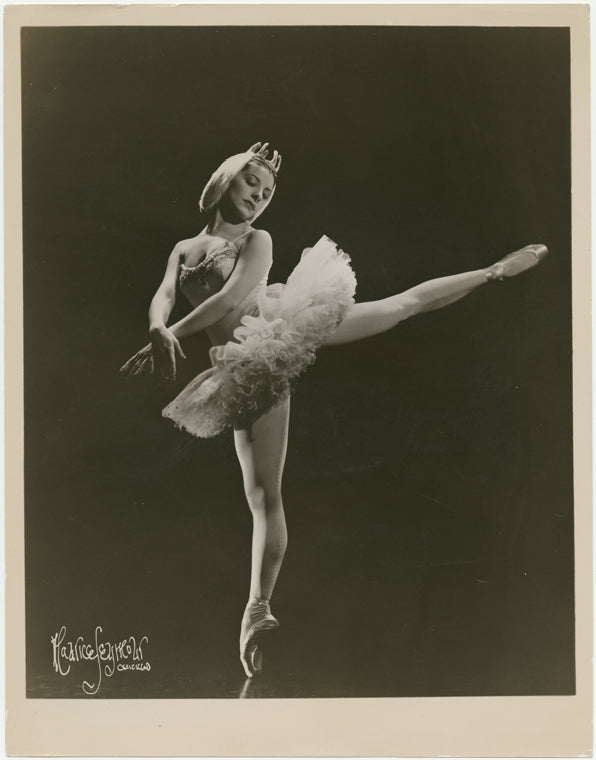 Alicia Alonso as Odette