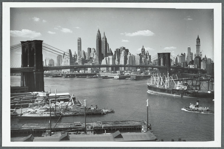 View from Manhattan Bridge, with the Brooklyn Bridge in middleground
