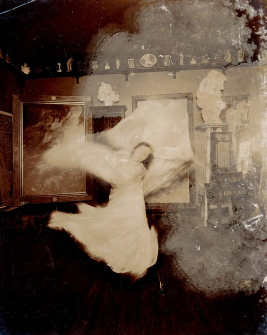 Loie Fuller as blurred figure in room