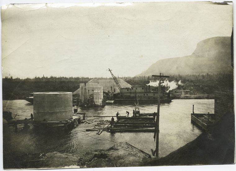 Kam Bridge, Westfort, piers no. 2, 3, and 4 from north side of river (Grand Trunk Pacific Railway), May 11, 1908.