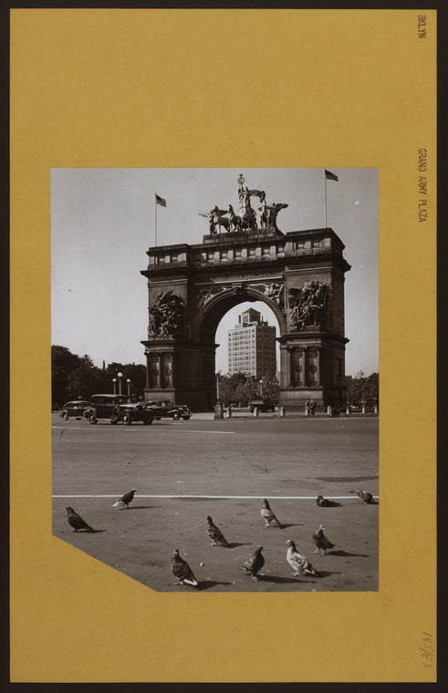 Brooklyn: Grand Army Plaza.