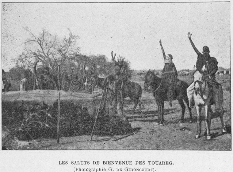 Les saluts de bienvenue des touareg.