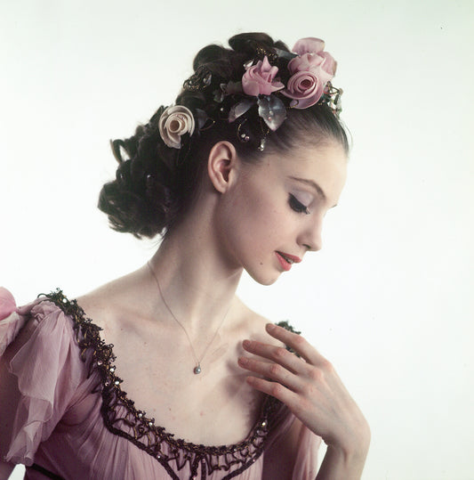 New York City Ballet - Studio portrait of Suzanne Farrell as Titania in "A Midsummer Night's Dream", choreography by George Balanchine (New York)