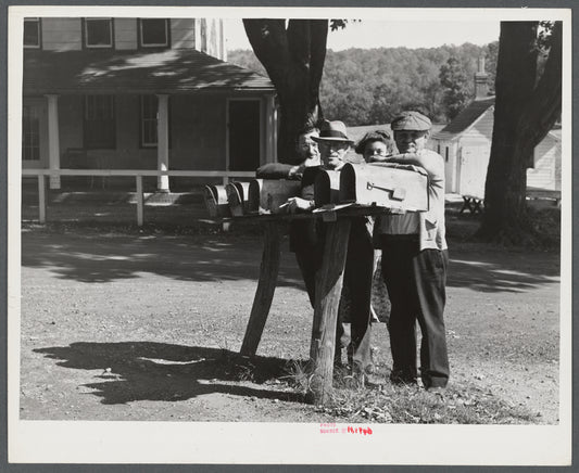 A group of Jewish farmers waiting for their mail in the Huntington District, Newtown, Connecticut. Fifteen Jewish farm families live in this district.