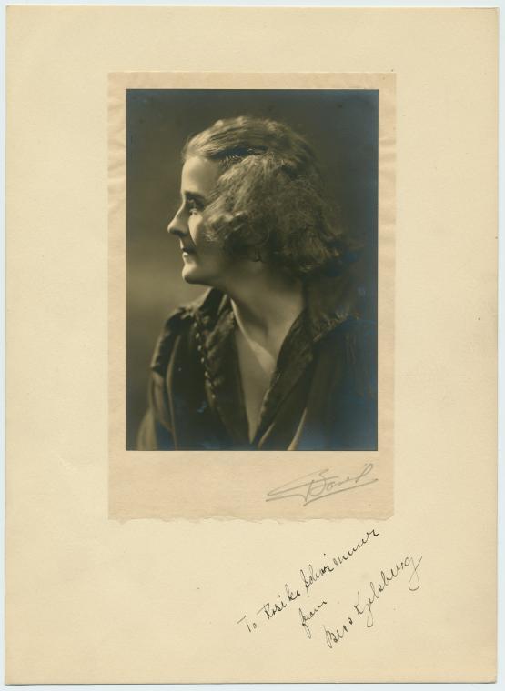 Bess (Betzy's daughter) Kjelsberg [To Rosika Schwimmer from Bess Kjelsberg]