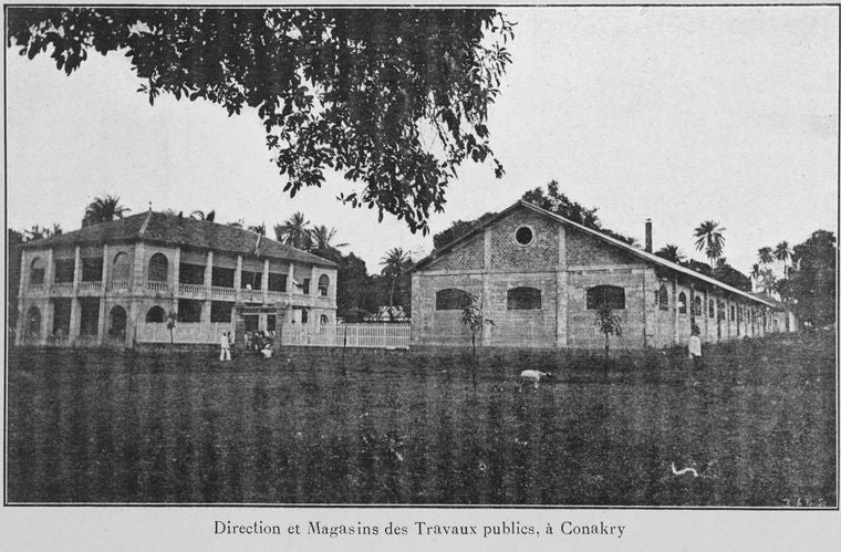 Direction et Magasins des Travaux publics, à Conakry.
