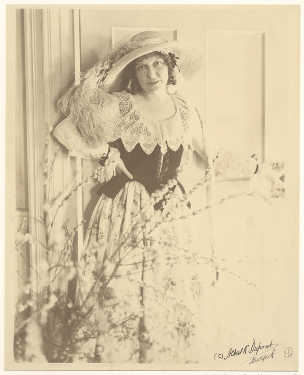 Lois Meredith in "The headless horseman"