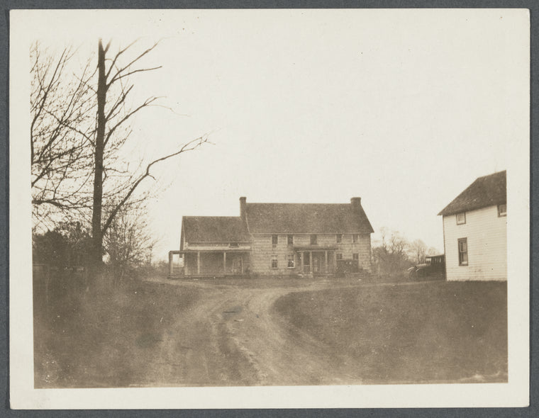 House. East side road to Hauppauge, about 300 feet south of Main Street alias Jericho and Smithtown Turnpike. Smithtown Branch, Smithtown