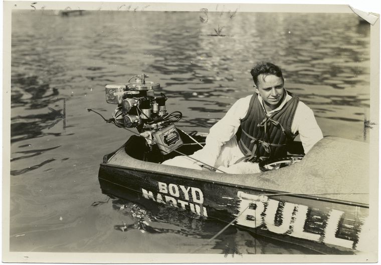 Eldon Travis in his Boyd-Martin Bullet with which he established the class D mile trail record of 41.748 m.p.h. with an Eldo Quad.