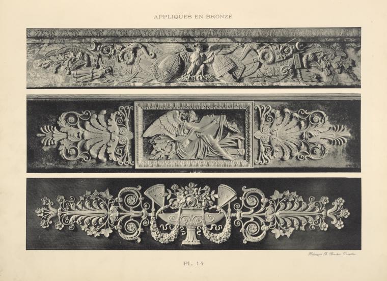 Figure du haut.-- bronze doré appliqué sur le bandeau d'une cheminée (palais de Compiègne, chambre de Napoléon Ier).][...]