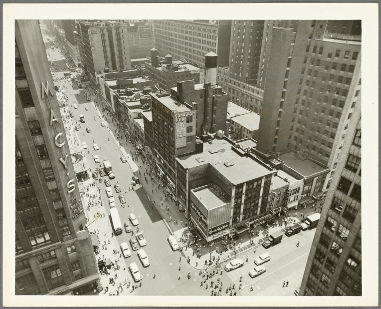 General View - Manhattan - Aerial view - West 34th Street- Seventh Avenue - looking southeast