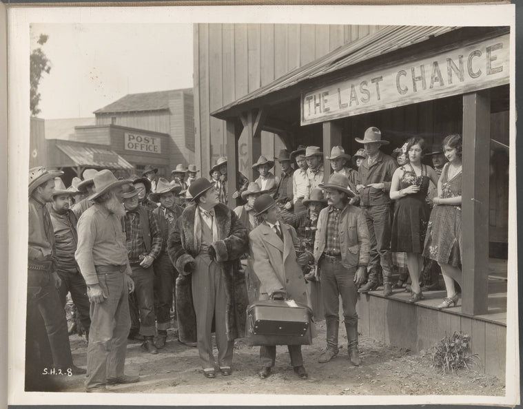 Edward Everett Horton and unidentified others in the motion picture Find the King