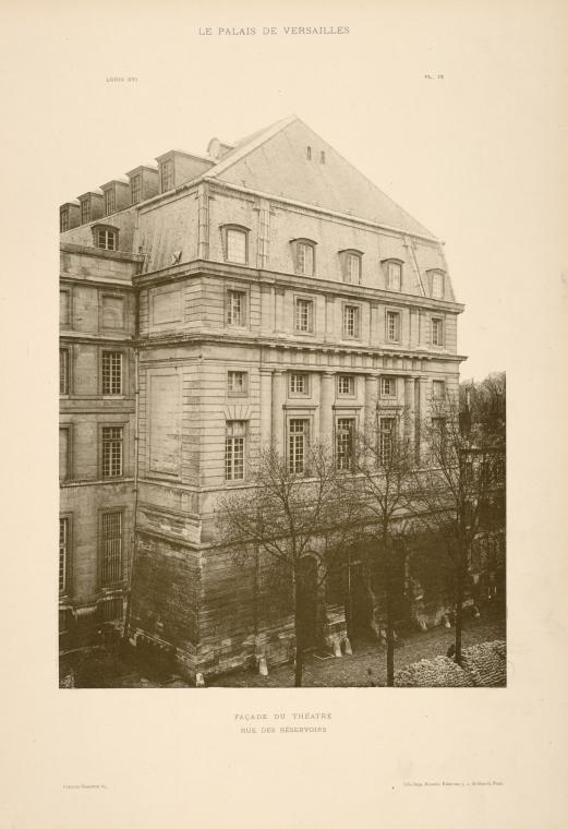 Façade du théatre; rue des réservoirs.