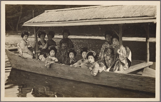 Maiko in boat.
