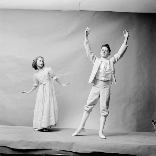 (L-R) Ballet dancer Bonnie Bedelia with brother, ballet dancer Christopher Culkin, in publicity photo for the New York City Ballet's "The Nutcracker."