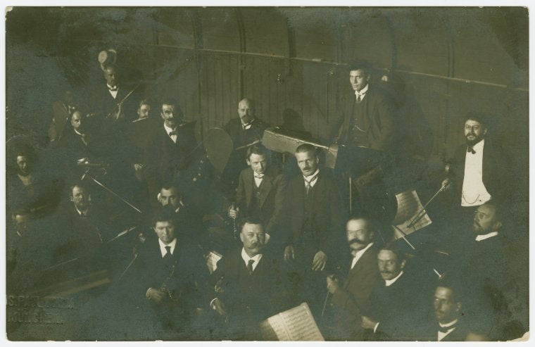 Bruno Walter with orchestra, Prinzregenten Theater, Munich, 1915