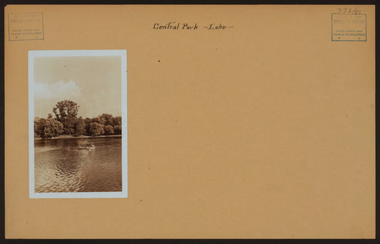 Manhattan: Central Park - The Lake.