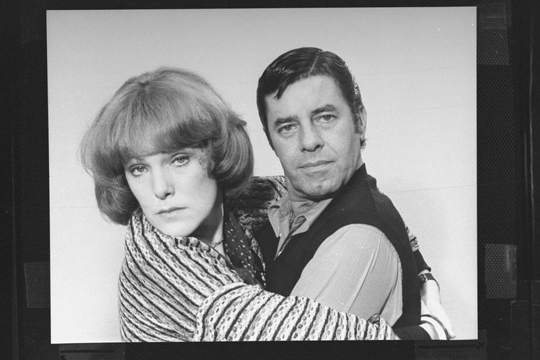 Actors Lynn Redgrave and Jerry Lewis in a promo shot for the pre-Broadway tour of the musical revue "Hellzapoppin".