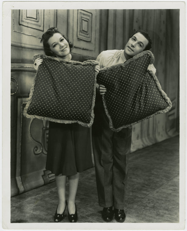 Vivienne Segal (Vera Simpson) and Gene Kelly (Joey Evans) in Pal Joey