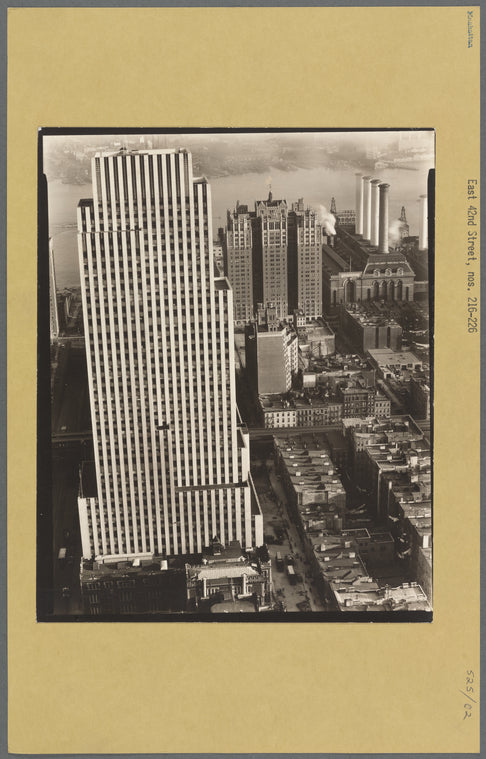 Daily News Building, 42nd Street between Second and Third Avenues